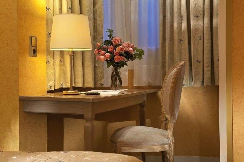 Hotel Cecilia Arc De Triomphe Paříž Pokoj fotografie